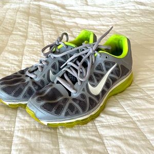 Nike AirMax Sneakers